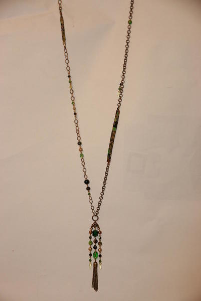 Collier Sautoir Liberty®, perles SWAROVSKI® ELEMENTS et magnésite Hanaya bijoux artisanaux de la créatrice Véronique Rident, Valence