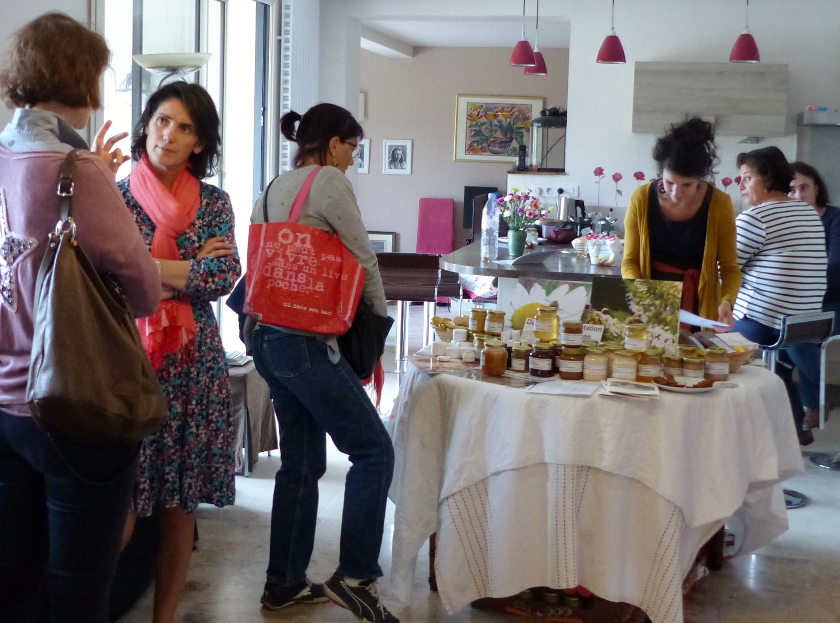 Boutique éphémère Femmes, source d'inspiration à Valence. Hanaya Bijoux.