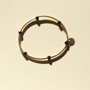 Bracelet Hanaya or et onyx 4mm